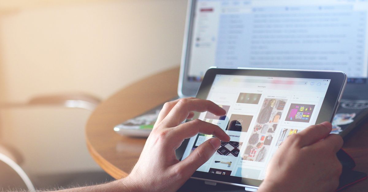 découvrez les meilleures pratiques de communication multicanal pour optimiser l'engagement client et améliorer la cohérence de votre message à travers différents supports.