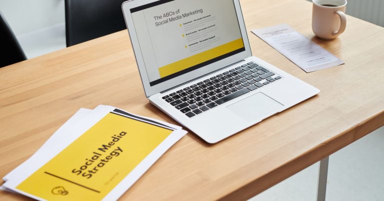 découvrez les avantages de la publicité sur les réseaux sociaux pour accroître votre visibilité, engager votre audience et booster vos ventes grâce à des campagnes ciblées et efficaces.