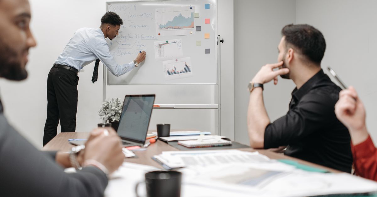 analyse de la communication : explorez les techniques et outils pour comprendre et améliorer les échanges interpersonnels et professionnels.