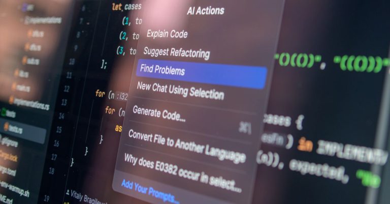 découvrez comment le test continu et l'optimisation permettent d'améliorer la qualité des logiciels en détectant rapidement les défauts et en optimisant les performances tout au long du développement.