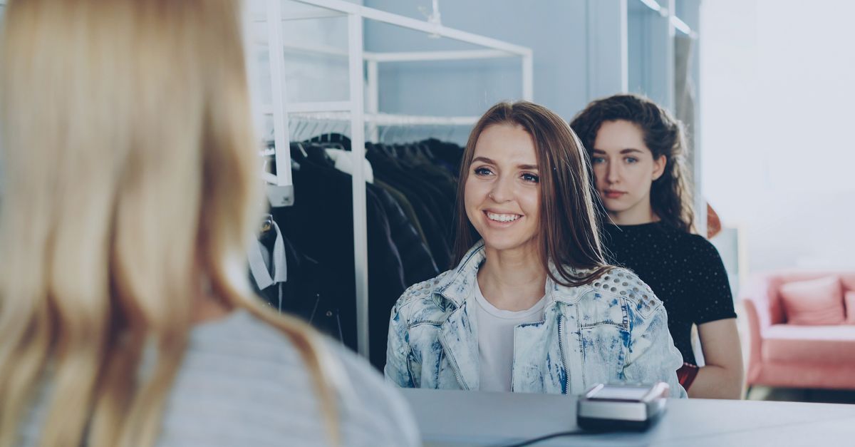 découvrez comment maximiser l'engagement client grâce à des stratégies efficaces pour fidéliser et satisfaire vos clients.