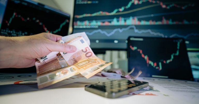 surveillez et gérez efficacement votre e-réputation grâce à nos solutions avancées de monitoring en ligne.