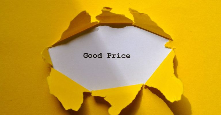 découvrez la stratégie de price skimming, une méthode de tarification où un produit est lancé à un prix élevé avant d'être progressivement réduit pour attirer différents segments de clients.