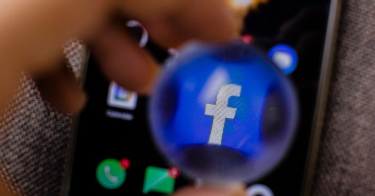 personnalisez les polices sur facebook pour rendre vos publications uniques et attrayantes facilement.