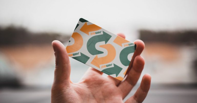 découvrez notre carte de tickets repas, une solution pratique et flexible pour vos pauses déjeuner, acceptée dans de nombreux restaurants et commerces alimentaires.